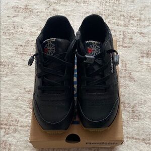 Reebok Classic Leather Toddler sz. 10C Black/Gum